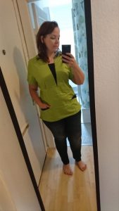 Read more about the article Arrived much earlier. Beautiful colours. I ordered my original size and they fit perfectly. I was a little worried because i’ve got a small waist and a very big hip. But the scrubs are just perfect for that. Very comfortable to wear and the fabric is like usual, but very thin so it’s super good for hotter days too.