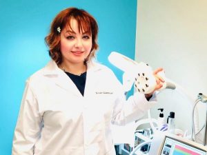 Read more about the article I like the material, the color is white and bright , its took more thank three weeks to arrive , it’s a little big on me I wish I Order size small over all it’s good